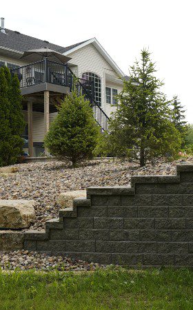 Retaining Walls - Affordable landscape and lawn care - Muscatine IA Davenport IA Bettendorf IA Rock Island IL Moline IL - Eastern Iowa Landscape Service, LLC